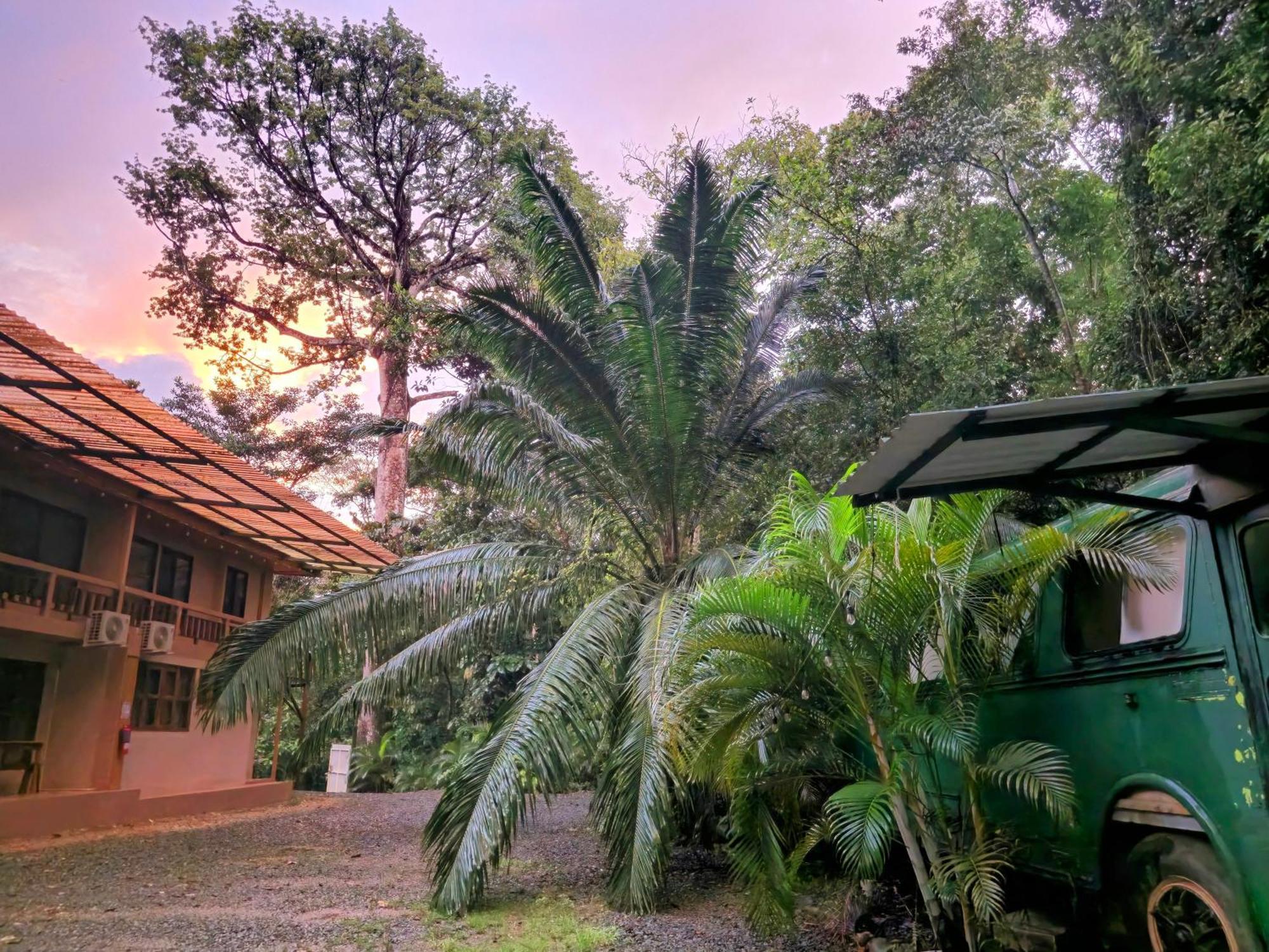 Cool Waters Jungle Villas อูวีตา ภายนอก รูปภาพ